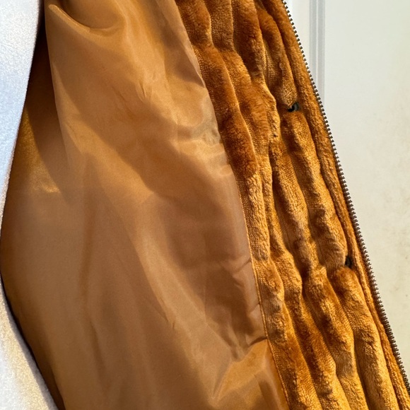 American eagle fuzzy jacket. Size S. New with tags. - Picture 7 of 8